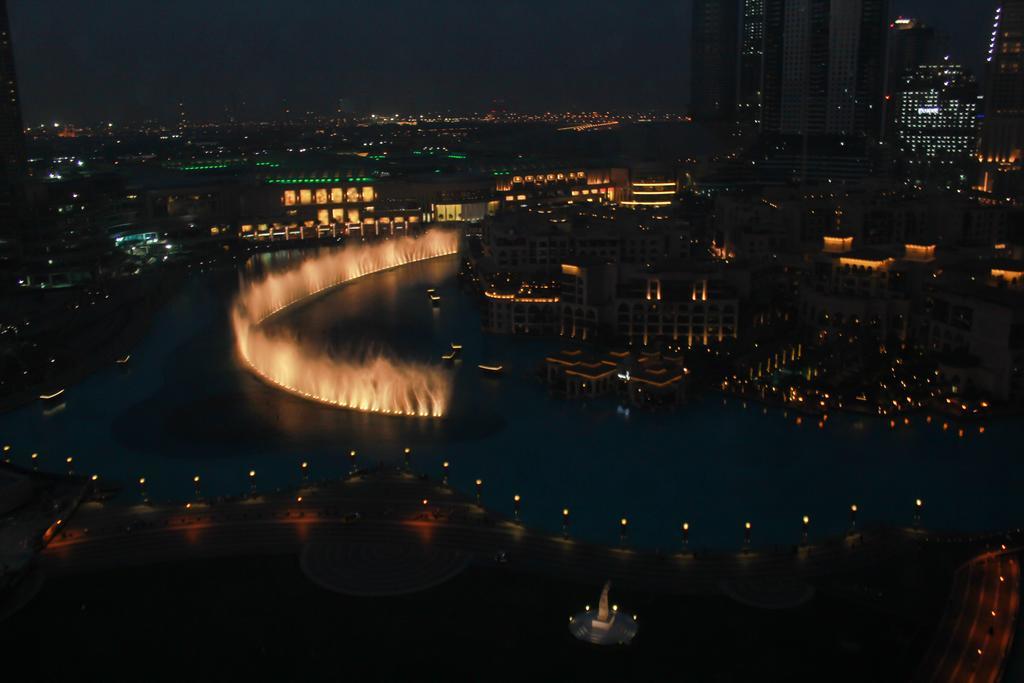 Grand Boulevard Holiday Homes - Burj Khalifa View Dubai Exteriör bild